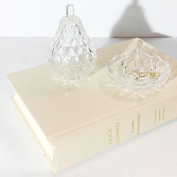 Vintage CRYSTAL CUT GLASS PEAR SHAPED TRINKET DISH / Made in Italy / 4 inches - Picture 10 of 10